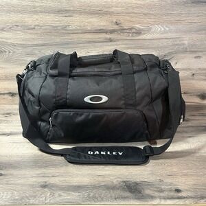 Oakley Gym Duffel Bag Travel Sports Bag New Without Tags Never Used 24 In Black